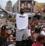 开云体育官网-克里夫兰骑士训练开放日；赛后豪取连胜引欢呼；NBA常规赛在即；临场指挥获称赞的简单介绍