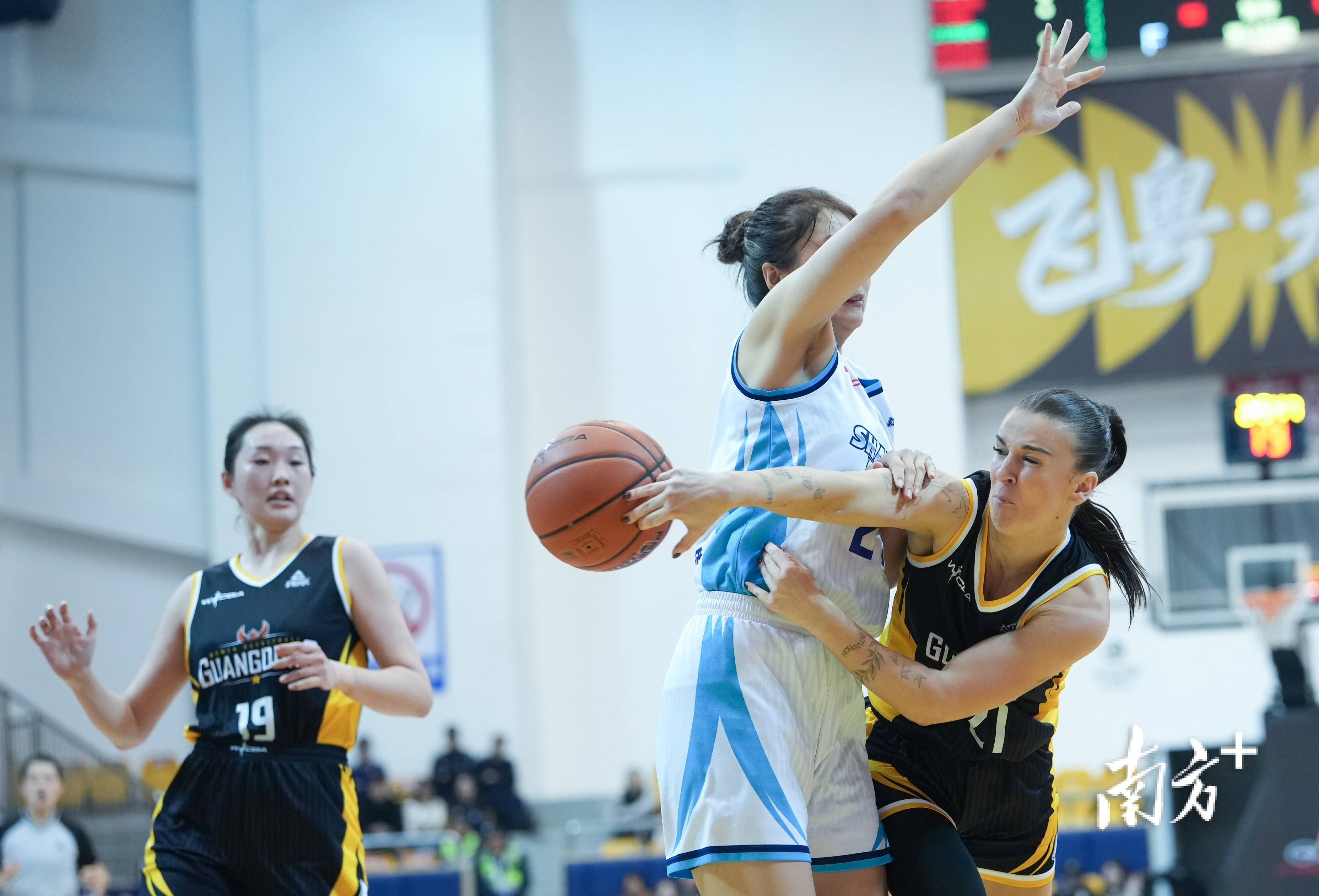 开云体育入口-关于今夜多伦多猛龙备战欧超杯，手感冰凉细节曝光，压力陡增，轮换策略成焦点的信息